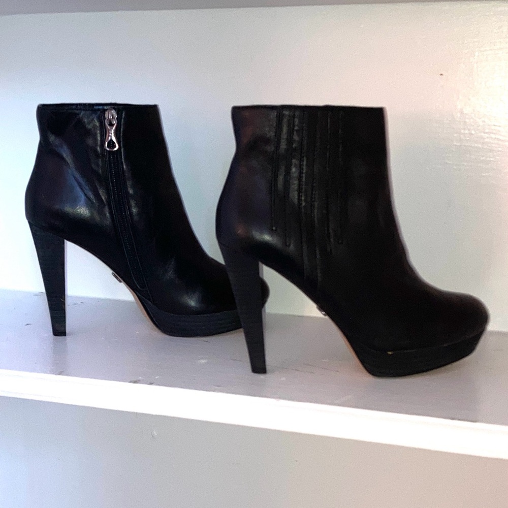 BCBGMaxAzria Henley Black Leather Heeled Platform Boots sz.8.5 - Picture 4 of 9